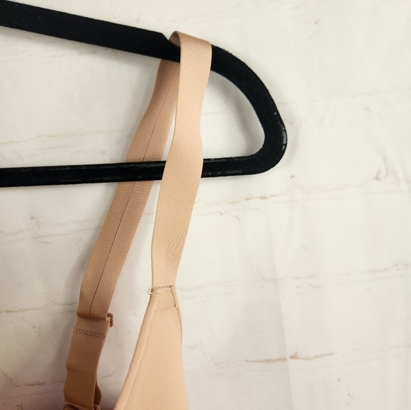 Skims Weightless Scoop 3D Woven Knit “Foam” Underwire Bra in Clay Tan Size 34H - Picture 11 of 16